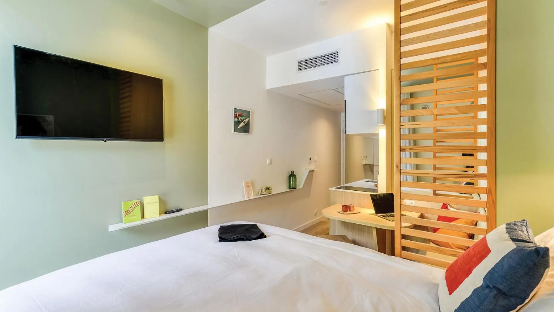 Bikube Lyon Aparthotel 4*,  France